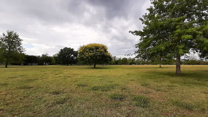 Parque Unzue Grande